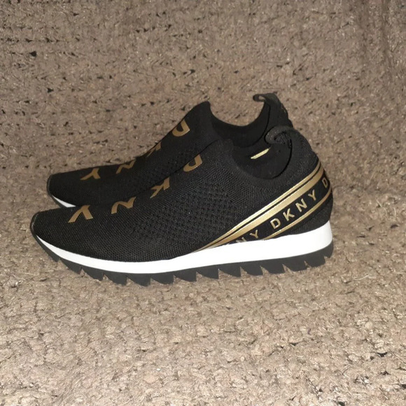 DKNY-Abbi Pull On Sock  Sneaker-Air Knit-Black/White/Gold-Sz 9.5-Near Mint - Picture 2 of 8
